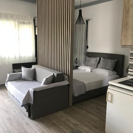 Savvas House Hotel Neos Marmaras Bagian luar foto